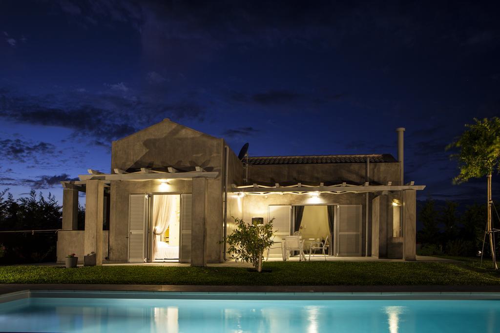 סבורונטה Villa Lefteris מראה חיצוני תמונה